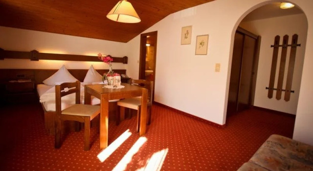 Pension Jörglerhof, Buchen Sie Hotel Tux Hintertuxer Gletscher