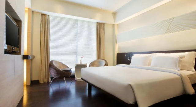 Полулюкс Deluxe Отель Courtyard by Marriott Manado