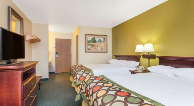 Einzel Suite Super 8 by Wyndham McCall