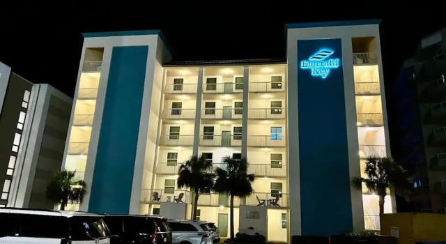 Emerald Key 603 Beachfront Balcony 6th Floor Corner Unit, Prenota Appartamento Hotel a Alabama con parcheggio, Parcheggio