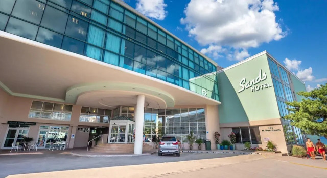 Atlantic Sands Hotel & Conference Center, Забронировать Отель Отели в центре Рехобот-Бич с завтраком, отели в центре Рехобот-Бич с завтраком