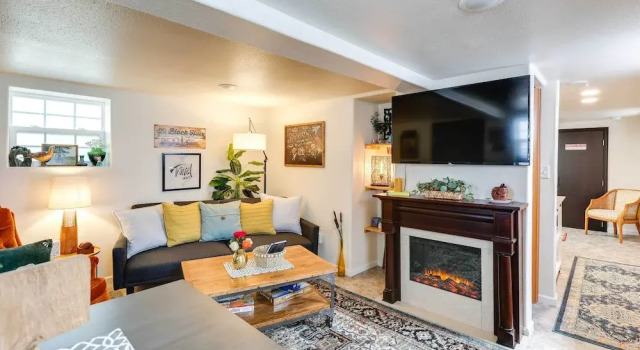 Centrally Located Apt Near Downtown Rapid City!, Забронировать Апартаменты/квартира Рапид-Сити Black Hills National Forest, рядом с Аллея искусств
