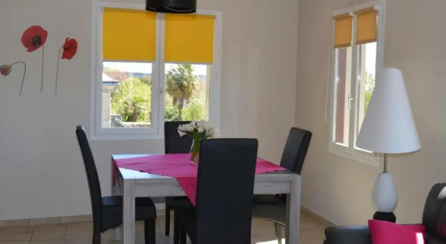 Charmant gîte à Vouvray avec 2 chambres et jardin - FR-1-381-167, Book Hotel Vouvray 
