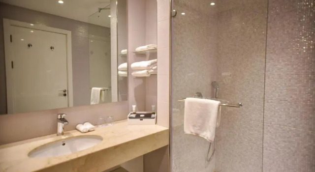 Номер Executive Golden Tulip Le Diplomate