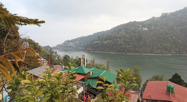 Hotel Silverton (180 Lake View), Book Hotel Nainital Uttarakhand