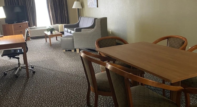 Двухместный люкс Standard c 1 комнатой Wingate by Wyndham Little Rock