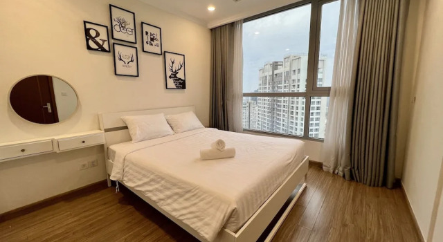 Двухместные апартаменты с балконом и с видом на город SaigonHomes in Vinhomes Central Park