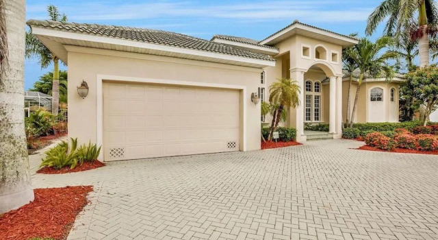 SMARCO1255 3 Bedroom Holiday Home by Marco Naples Vacation Homes