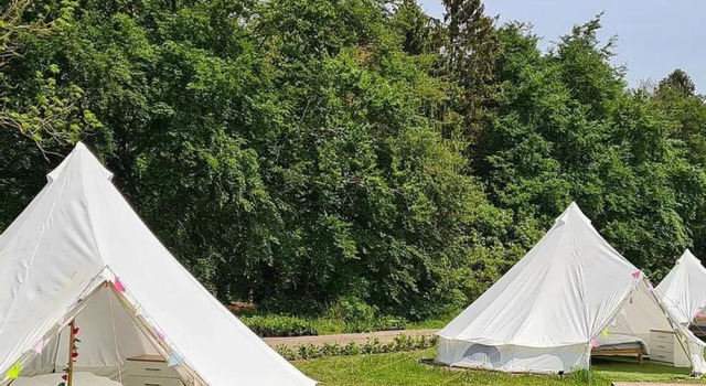 4 Meter Bell Tent - Up to 4 Persons Glamping, Varaa Leirintäalue Telttailu ja glamping kohteessa Merseyside, Leirintäalue