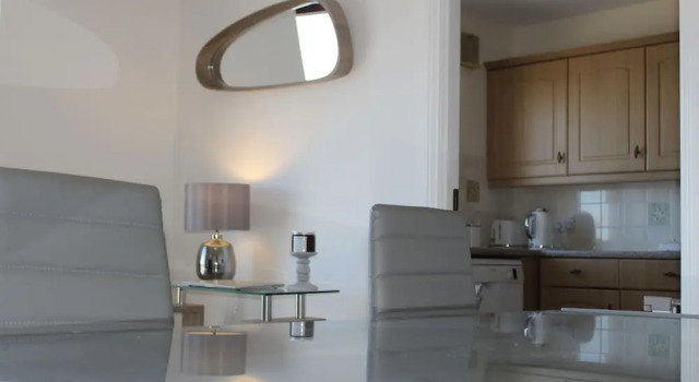Beachfront Panoramic Seaview Free Wifi & Parking, จอง โรงแรม Lossiemouth Moray