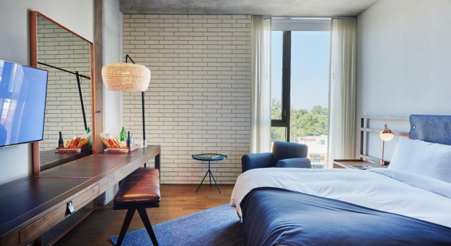 Номер Deluxe South Congress Hotel