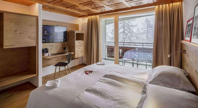 Двухместный номер Economy с балконом Swiss Alpine Hotel Allalin