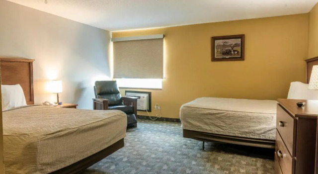 Четырёхместный номер Standard Governors Inn a Travelodge by Wyndham