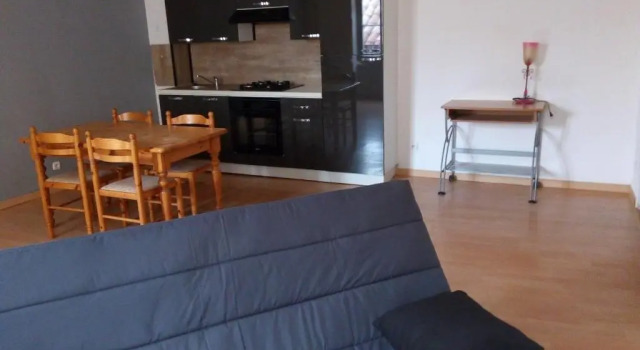 appart entier de 49 m² au centre ville, Забронировать Апартаменты/квартира Нарбон Од, рядом с Музей рельефов в Нарбоне