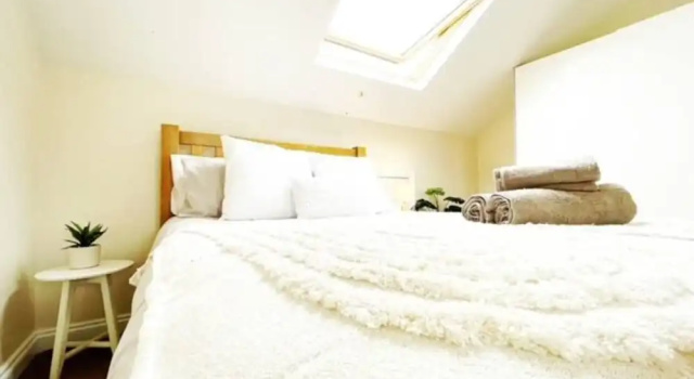 Beautiful and Spacious House in Liverpool, UK