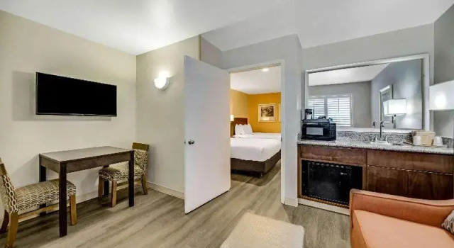 Люкс Comfort Inn Beach Boardwalk