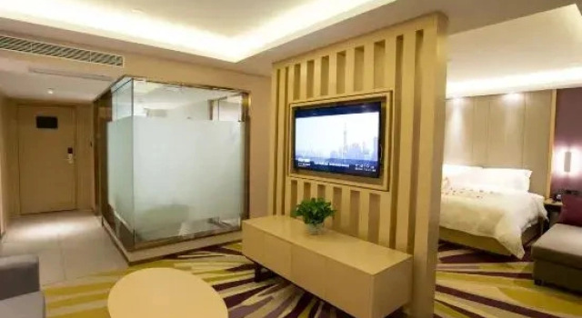 Люкс Deluxe Lavande Hotel (Zhengzhou T10 Tan Shili Longhai West Road Metro Station Branch)