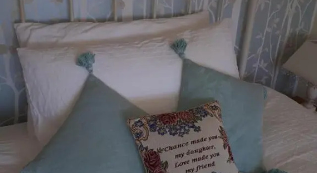 Court Barn Cottage B&B, Забронировать Отель «постель и завтрак» Отели Исторического графства Суссекса с парковкой, Парковка