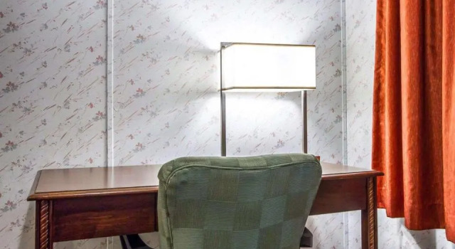 Люкс Rodeway Inn & Suites Brunswick near Hwy 1