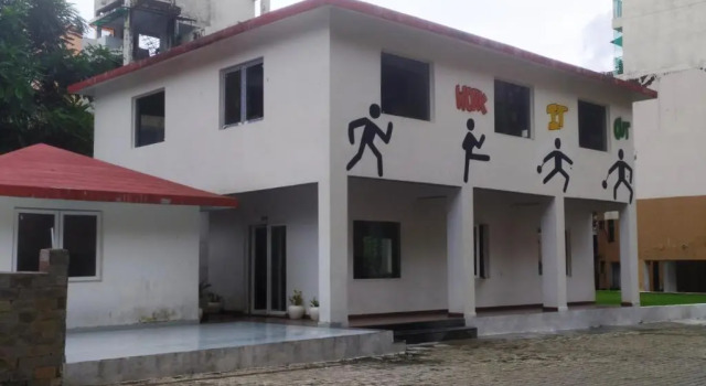 Sunnshine Stays, Rezerwuj Hotel Hotele w Uttarakhand z basenem, Basen
