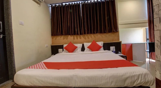 Hotel Surya Yatri Niwas by OYO Rooms, Rezervovat Hotel Belagavi Bangalore