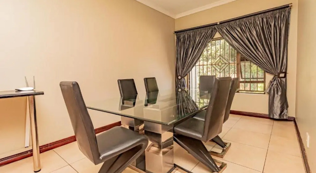 See You There Accommodation 1, Boek Hotel Mooiplaas Pretoria