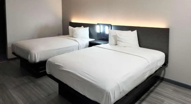 Четырёхместный номер Standard Motel 6 Oklahoma City OK Frontier City