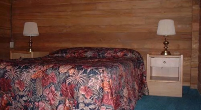 Riverview Lodge, Varaa Hotelli Wasaga Beach 
