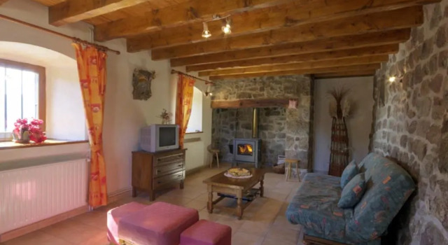 Gîte Burdignes, 4 Pièces, 6 Personnes - Fr-1-496-96
