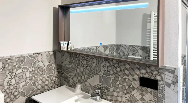 Номер Standard с видом на озеро Continental Hotel