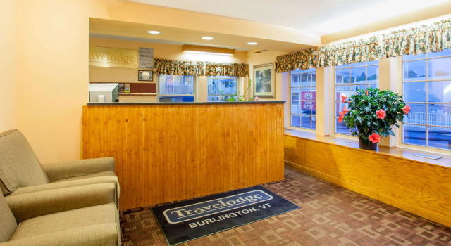 Travelodge by Wyndham South Burlington, Buchen Sie Gasthaus Hotels in New England mit Frühstück, Frühstück