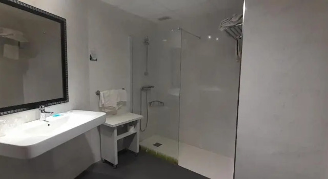 Трёхместный номер Standard Hostal Hispano