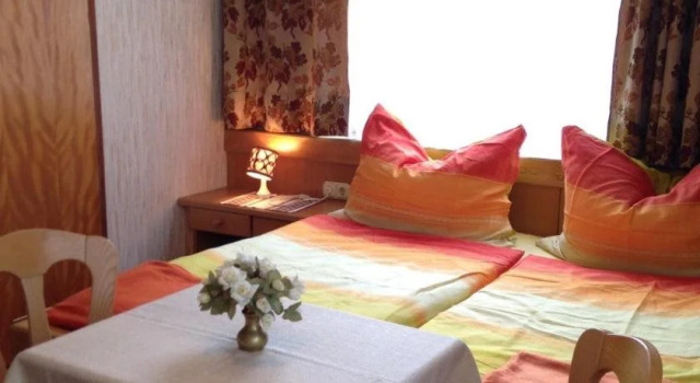 Gästehaus am Walde J. Troller, Rezerwuj Hotel Hotele w Karyntia z parkingiem, Parking