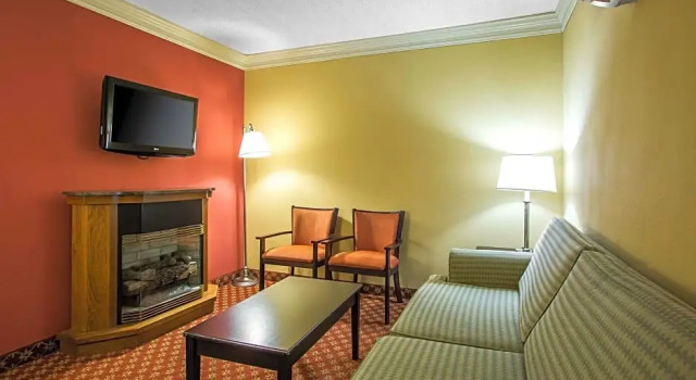 Двухместный люкс Clarion Hotel & Conference Center Toms River