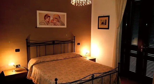 Elisa House, Book Hotel Hotels in Foligno with Parking, Parking