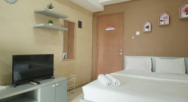 Comfort and Strategic Studio Apartment Margonda Residence 2 near UI, Book Apartment Depok West Java