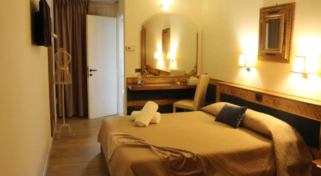 Двухместный номер Standard с балконом Hotel Villa Pigalle