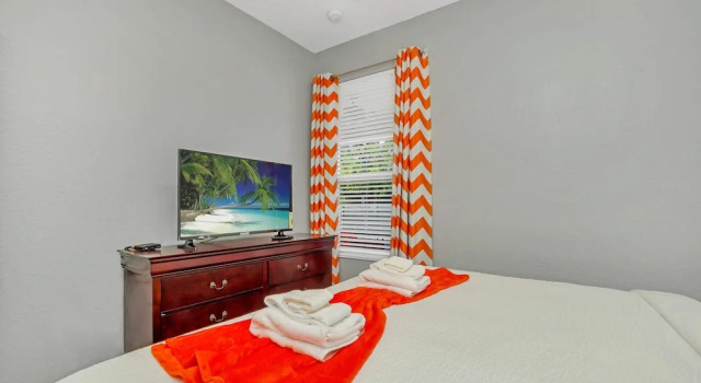 A Disney Themed Home, Just Minutes From CDC Standards! #rwh7728, Buchen Sie Ferienhaus Hotels in Four Corners mit Pool, Schwimmbad