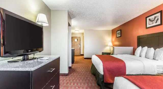 Люкс Quality Inn & Suites