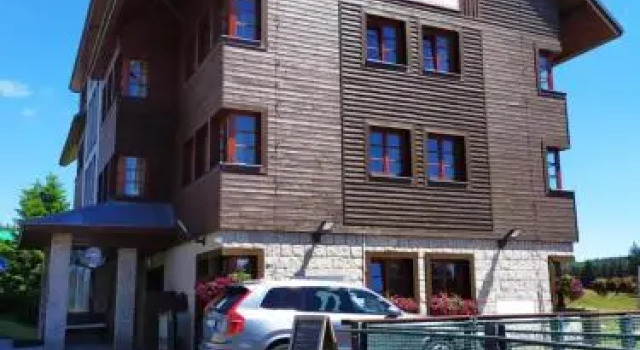 Hotel Oddech, Prenota Hotel Černý Dŭl Regione di Hradec Králové.