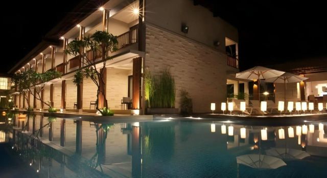 Отель Grand Whiz Nusa Dua
