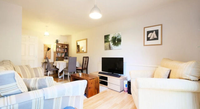 Fantastic, Spacious 1BR Garden Flat With BBQ