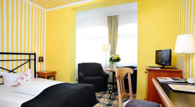 Hotel Schieferhof - GlasLUST, Book Hotel Neuhaus am Rennweg Rennsteig