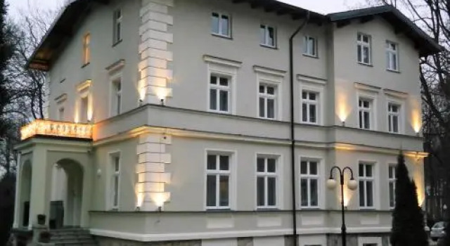 Willa Mała Pieniawa, Забронировать Отель Поляница-Здруй Table Mountains, рядом с Polanica Zdrój Mineral Water Pump Room