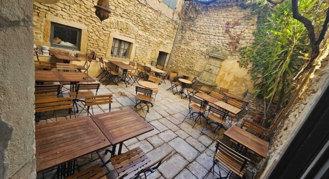 Maison dhôtes Le Patio, Забронировать Отель Гриньян Drôme Provençale, рядом с Замок Гриньян