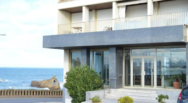 Air Marin - Studio - 70 mètres de la plage - Ocean View - Hypercentre, Prenota Appartamento Hotel a Aquitania con parcheggio, Parcheggio