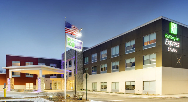 Holiday Inn Express & Suites Galesburg by IHG, Rezerwuj Hotel Hotele w Illinois z basenem, Basen