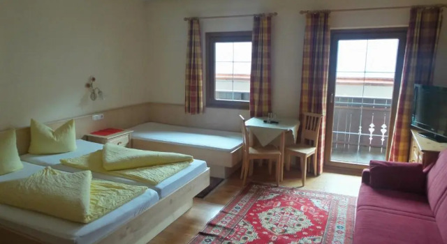 Двухместный номер Standard с балконом Hotel-Garni Pramstraller