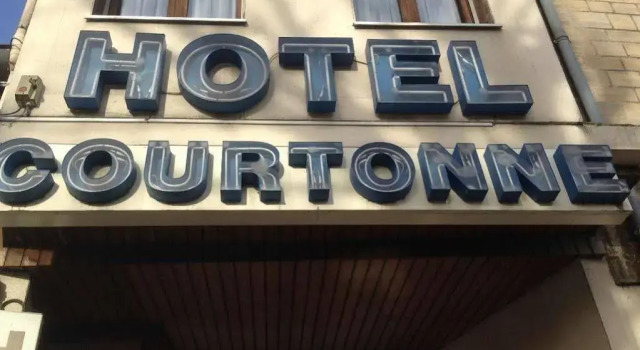 Hotel Courtonne, Забронировать Отель Кан 