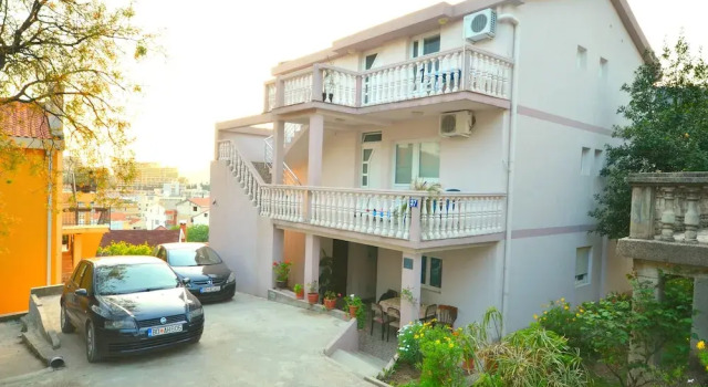Apartments Cenic